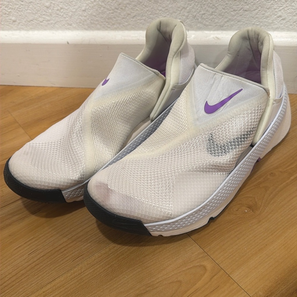 Nike Flyease Go - White and Purple
